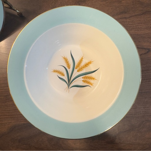 Pair of vintage Viking by International Wheat Pattern serving bowls - Picture 3 of 4